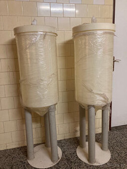 Plastové nádrže 100 lt. polypropylen s konickým dnem