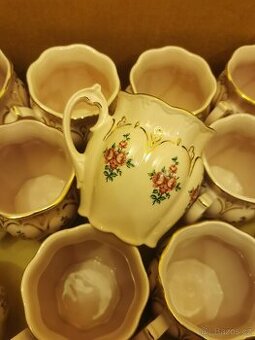 17 hrnků buclák růžový porcelán