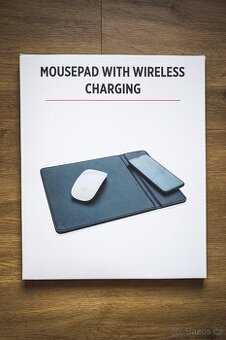 Podložka pod myš s bezdrátovým nabíjením