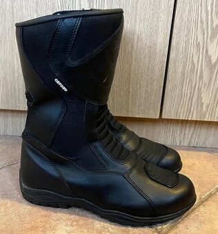 Prodám obuv na motorku