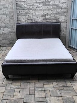 Prodám manželskou postel + Matraci ZDARMA