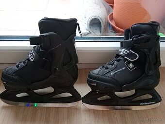 Lední brusle vel.30,5