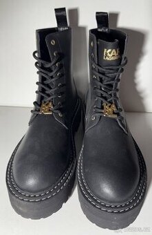 Karl Lagerfeld – kotníkové černé boty (vel. 40)