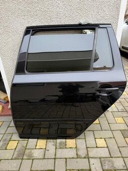 Škoda Octavia Combi 2 levé zadní dveře.