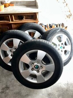 Original Alu disky Škoda s letními pneu 195/65 r15