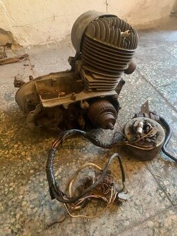 Motor ČZ 175 502 prase