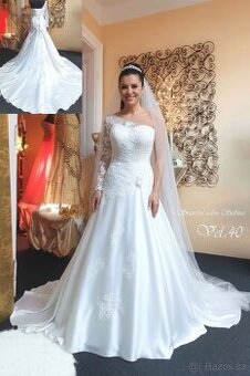 LUXUSNÍ SVATEBNÍ ŠATY vel.40 +/-