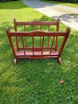 Stojan na noviny a časopisy