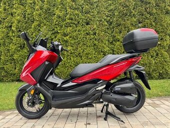 Honda Forza 125 RED