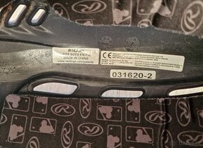 Pálkařská helma Rawlings