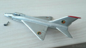 MiG-21 (stříbrný bez trubice) - nekompletní model