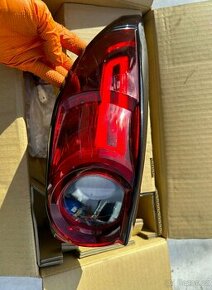 Mazda CX5 2. gen., levý zadní světlomet ORIGINÁL