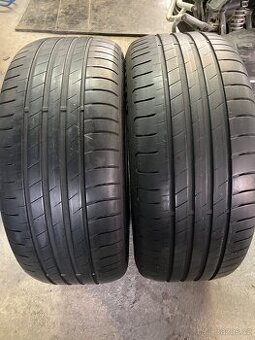 Pneu 225/55/16