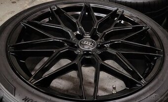 Audi A6: C8, 20' alu disky,černé, letní pneu, nové