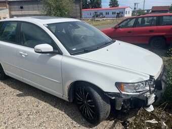 Volvo V50 kombi 2,4 D 5 132 kw Momentum