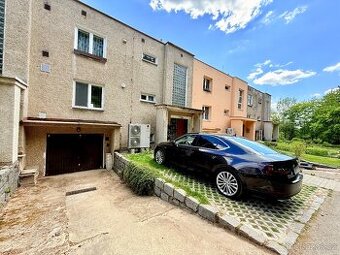 🏡 Prodej bytu 2+1 s garáží, terasou a zahradou - Nová Ves