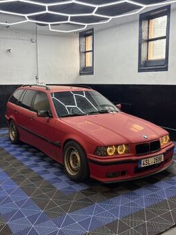 BMW e36 323i touring - 1