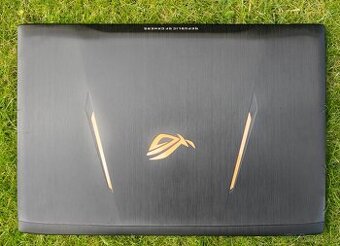 Herní notebook Asus Rog 15,6" i7-6700HQ 16gb 512Gb 8gb vga