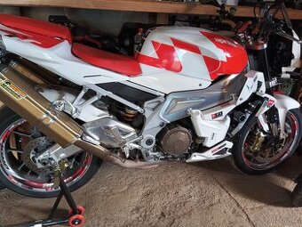 Prodám Aprilia tuono RSV 1000 rv2010