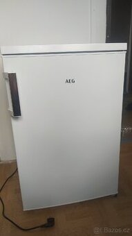 Malá lednice s mrazákem AEG