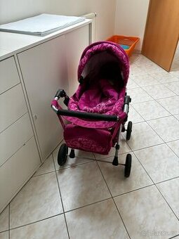 kočárek pro panenky