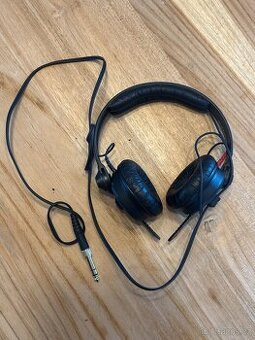 Studiová sluchátka Sennheiser HD25 70 ohm