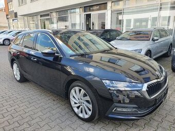 Škoda Octavia 4 iV Combi Style 1.4TSI 150kW 54tkm Virtual Qi