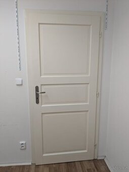 masivní interiérové dveře a zárubně (80, P)