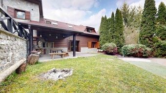 Chalupa po úspešnom režisérovi v obci Stará Turá-časť Papaď