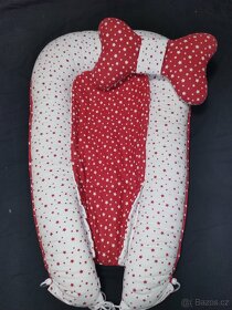 Slavisticke hnízdo pro miminka