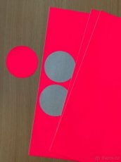 LEVNĚ samolepicí etikety AVERY, RADIANT PINK, kruhové 63 mm