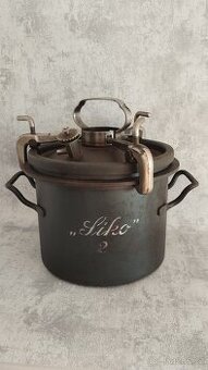Velmi starý tlakový hrnec tz.tlakáč D.R.G.M  težký, starožit