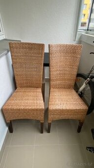 Masivní ratanové židle