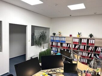 Pronájem kancelářského celku 166 m2 v centru města - 1