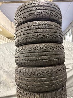 prodám zimní 215/45/18 Pirelli