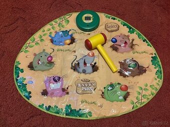 Interaktivní podložka s kladivem BOUCHNI KRTKA - funkční