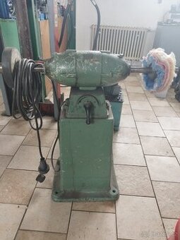 Dvoukotoučová bruska - leštička