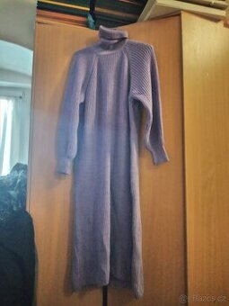Svetrové šaty L