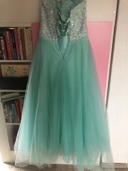 Plesové, svatební šaty