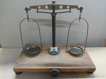 Laboratorní váhy + závaží