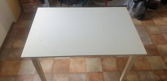 Bily stul pro 6 lidi