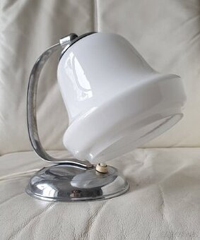 Retro stolní lampička chrom a bílé stínítko zvonek