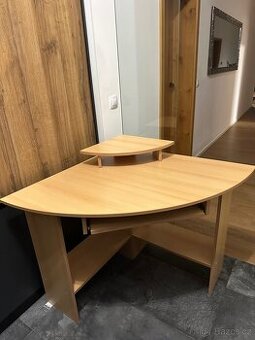 Rohový psací stůl