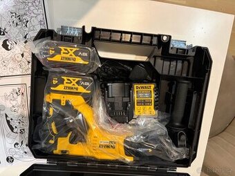 DeWALT Akumulátorové bezuhlíkové kladivo DCH133M1