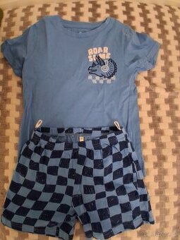 Celý balík klučičího oblečení 110–116 – bundy, mikiny, tričk