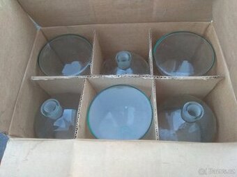 Laboratorní sklo-skleněné láhve k byretám