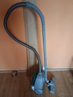 Vysavač Sencor SVC 511TQ s náhradním filtrem