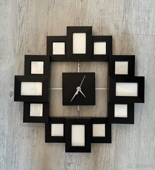 Nástěnné hodiny s fotorámečky