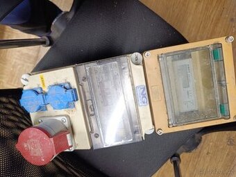stavební rozvaděč 40A možno i s elektroměrem.