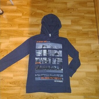 Mikina s kapucí pro kluka